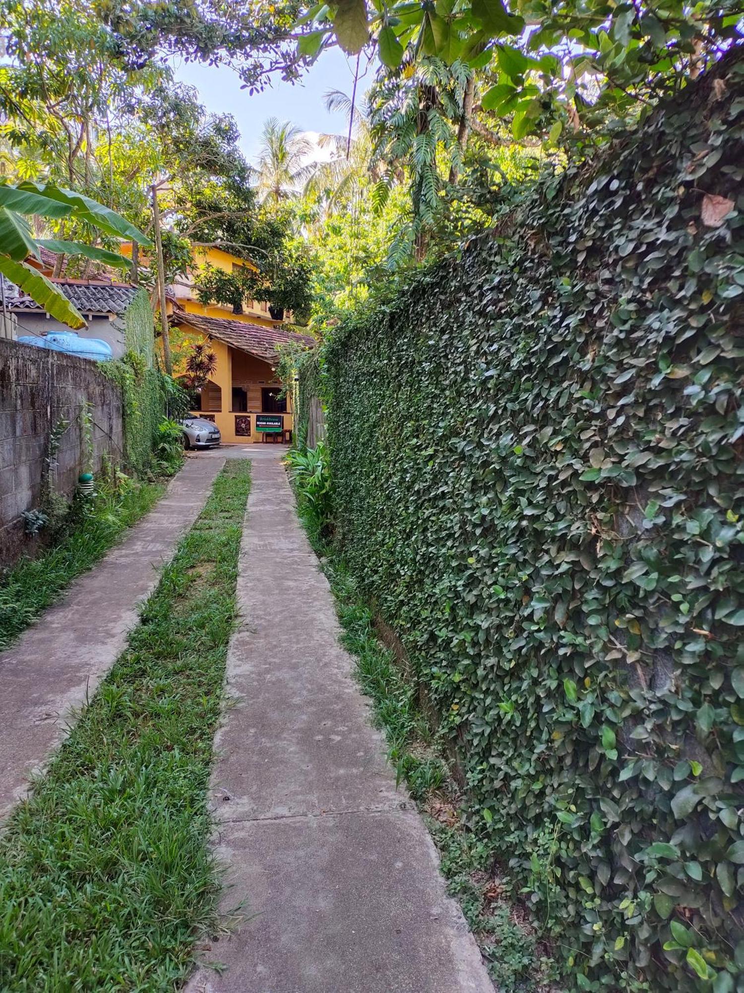 Brinkhouse Guesthouse , Unawatuna Beach Kültér fotó