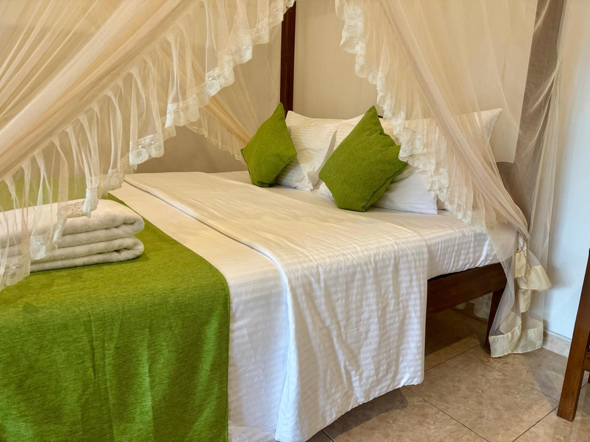 Brinkhouse Guesthouse , Unawatuna Beach Kültér fotó