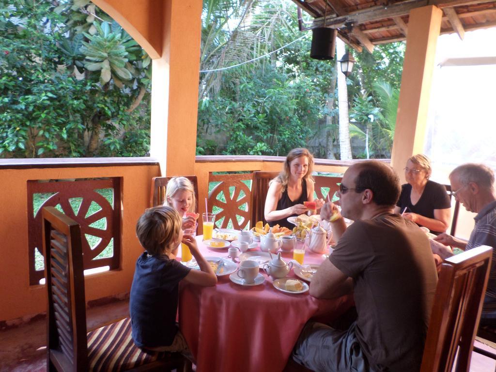 Brinkhouse Guesthouse , Unawatuna Beach Kültér fotó